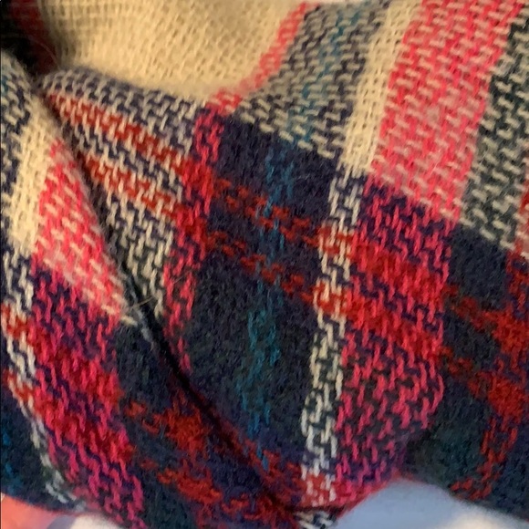 Blanket Scarf - Picture 2 of 3